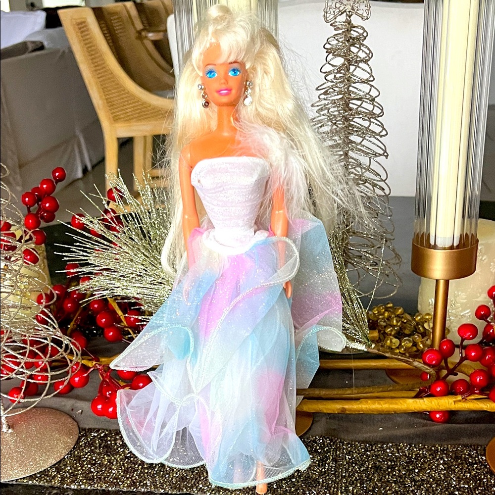 Vintage 1996 Angel Barbie doll figurine, sparkly dress